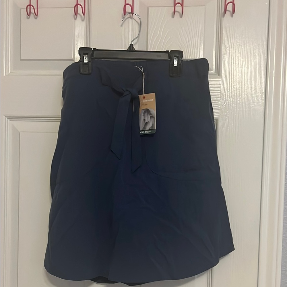 Women's Navy Skirt Royal Robbins NWT Size M